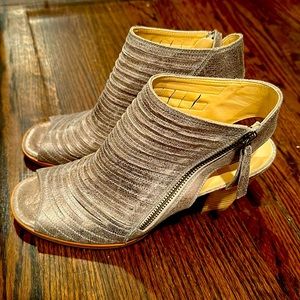 Paul green smoke brushed gold open toe bootie